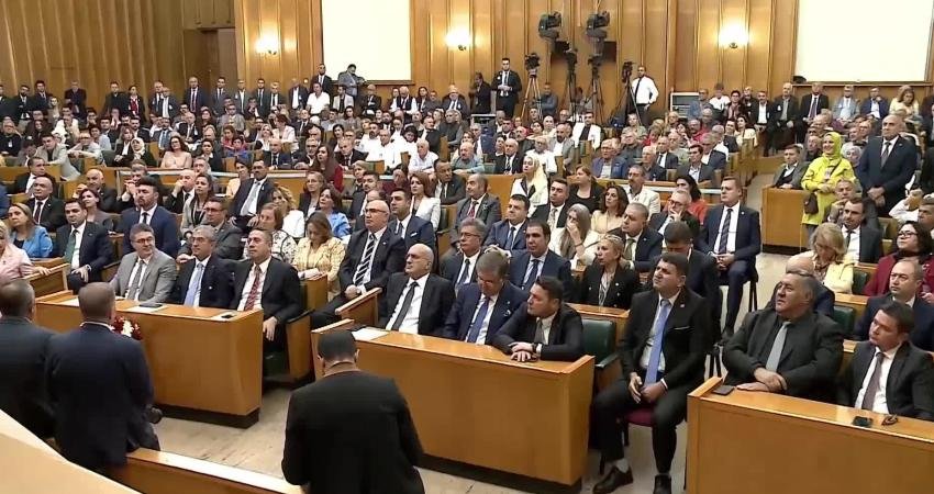 CHP Genel Başkanı Özgür Özel, "Bu Meclis’i kapatıp kaçtığınızda 26