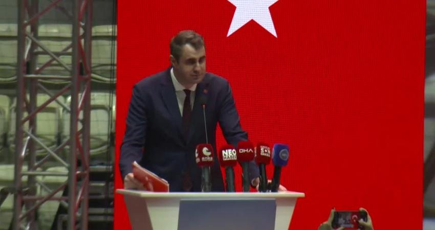 CHP İzmir İl Kongresi’nde Çağatay Güç konuşmasının ardından yere yığıldı Cumhuriyet Halk Partisi (CHP) İzmir İl Başkanlığı’nın 39. Olağan Kongresi’nde