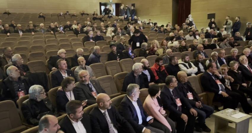 CHP Karabük İl Başkanlığına Vedat Yaşar bir kez daha seçildi.