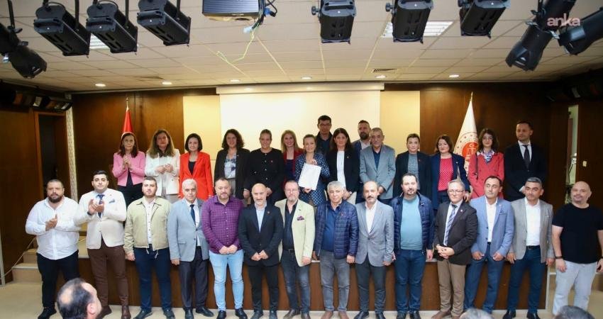 CHP Manisa İl Başkanı İlksen Özalper, partisinin 39. Olağan İl