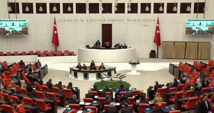 CHP Kadın Kolları Genel Başkanı Asu Kaya, Tekirdağ'da tuğla fabrikasında