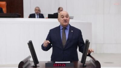 CHP Artvin Milletvekili Uğur Bayraktutan, CHP'li 32 milletvekiliyle birlikte Artvin'in