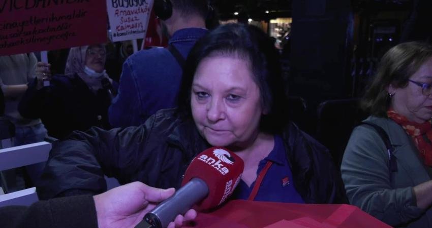 CHP'nin Arnavutköy'de düzenlediği mitinge katılan yurttaşlar iktidara yönelik eleştirilerde bulundular.