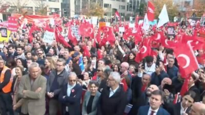 CHP Genel Başkanı Özgür Özel, partisinin Belçika'nın başkenti Brüksel'de düzenlediği