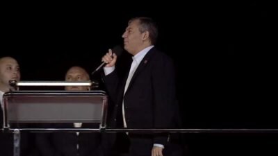 CHP Genel Başkanı Özgür Özel, Küçükçekmece mitinginde, Cumhurbaşkanı Recep Tayyip