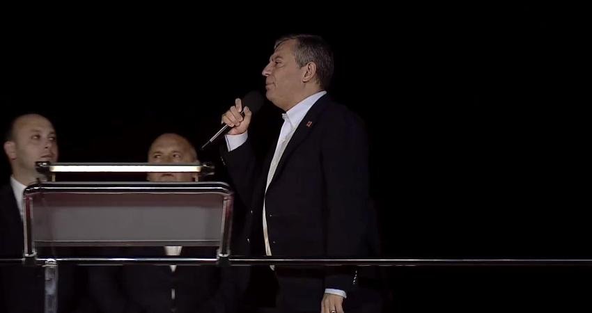 CHP Genel Başkanı Özgür Özel, Küçükçekmece mitinginde, Cumhurbaşkanı Recep Tayyip