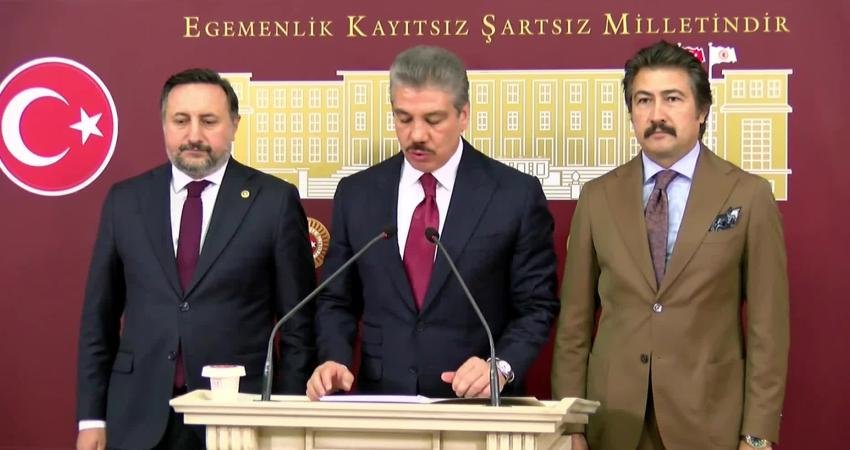 AK Parti İstanbul Milletvekili ve Adalet Komisyonu Başkanı Cüneyt Yüksel,