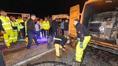 İzmir Büyükşehir Belediye Başkanı Cemil Tugay, selin meydana geldiği Foça’da