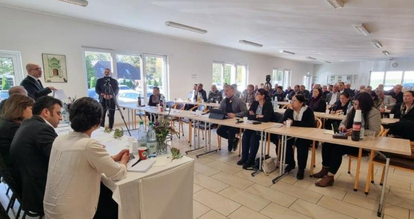 DEM Parti heyeti, "Barış ve Demokratik Toplum Buluşmaları" kapsamında Almanya'nın