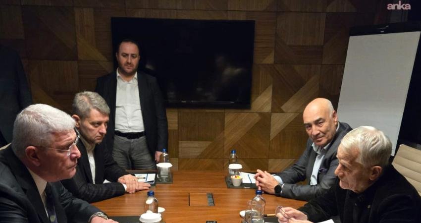 Dervişoğlu’ndan Kırımoğlu’na taziye ziyareti İYİ Parti Genel Başkanı Müsavat Dervişoğlu, Mustafa Abdülcemil Kırımoğlu’na İstanbul'da