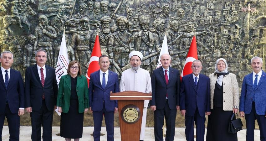 Diyanet İşleri Başkanı Safi Arpaguş, "Türkiye'de yıllık 20 bin civarı