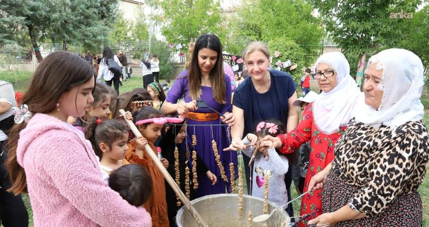 Diyarbakır Büyükşehir Belediyesi, çocuklara geleneksel üretim kültürünü tanıtmak amacıyla “Pestil