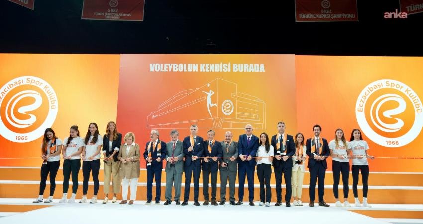 Eczacıbaşı Spor Kulübü, modern mimarisi ve uluslararası standartlarıyla dikkat çeken