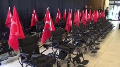 Edirne’de ihtiyaç sahibi 30 engelliye akülü sandalye dağıtıldı. Edirne Valisi