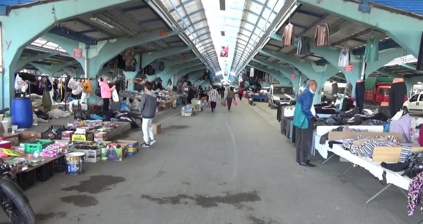 Edirne'de Pazartesi Pazarı esnafı Süleyman Emirden, bazı ürünlerde geçen yılın