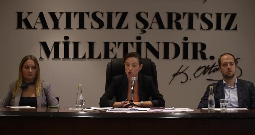 Başkan Sengel: “Kendi memleketimizde bizi yabancı haline getirdiler. Parça parça satılıyoruz” Efes Selçuk Belediye Meclisi'nin ekim ayı toplantısında belediyenin Efes Alt