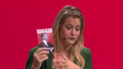 CHP’nin Silivri’de tutuklu bulunan cumhurbaşkanı adayı Ekrem İmamoğlu, Amsterdam’da düzenlenen