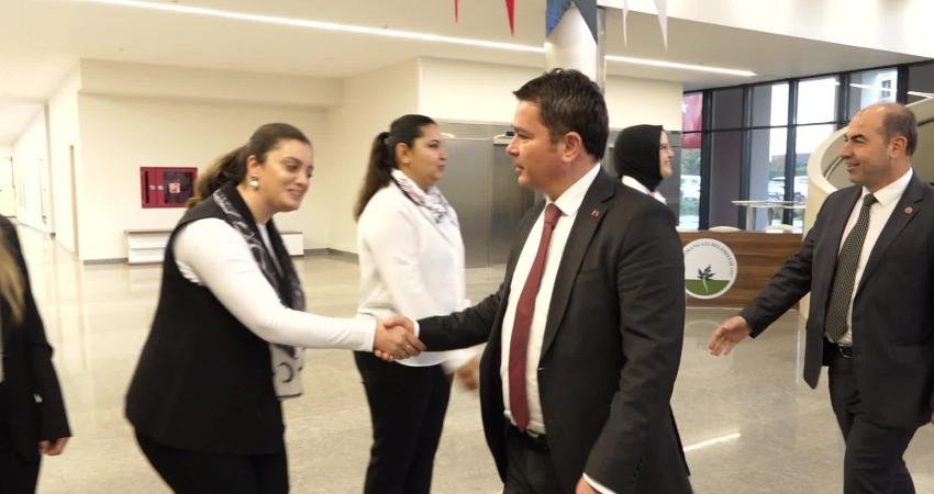 Engelli bireyler, Osmangazi’de Cumhuriyet Bayramı’nı kutladı Osmangazi Belediyesi bünyesinde hizmet veren Osmangazi Belediyesi Engelliler Bakım Merkezi'nde
