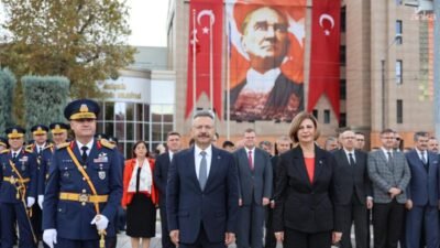 Eskişehir Büyükşehir Belediye Başkanı Ayşe Ünlüce, 29 Ekim Cumhuriyet Bayramı