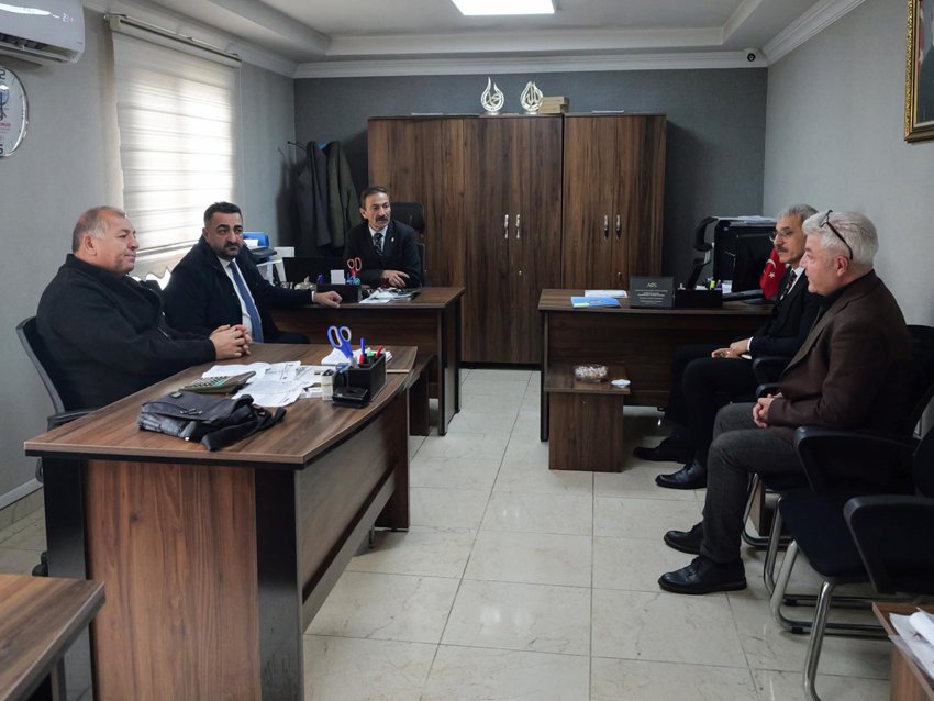 Etimesgut Belediye Başkan Yardımcısı Özgüven: “Esnafımızı yalnız bırakmıyor, sahada birlikte üretiyoruz” Etimesgut Belediyesi, ilçede faaliyet gösteren esnaflarla bir araya gelmeye, onların