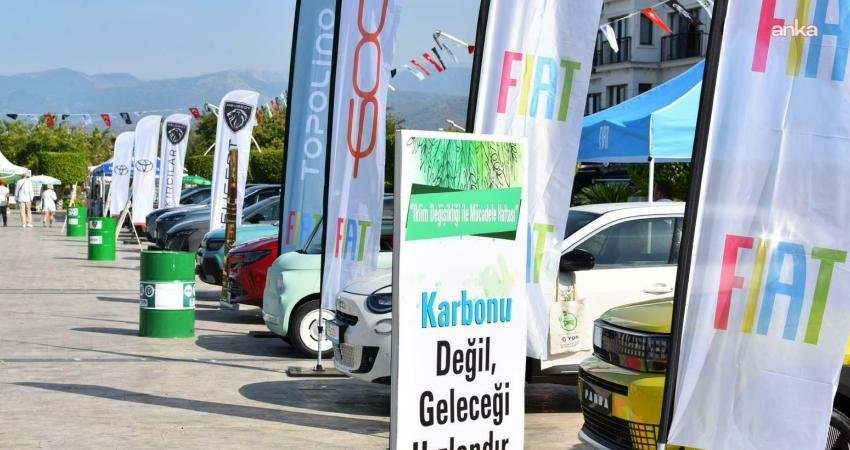 Fethiye Beşkaza Meydanı’nda "İklim Değişikliği ile Mücadele Günleri" kapsamında düzenlenen