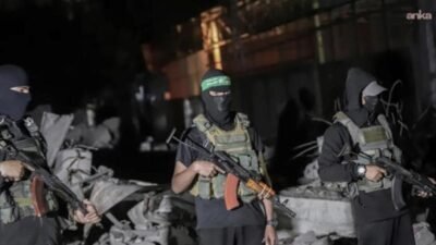 Hamas, İsrail’in Gazze’nin güneyindeki Refah kentinde düzenlediği ölümcül hava saldırılarını