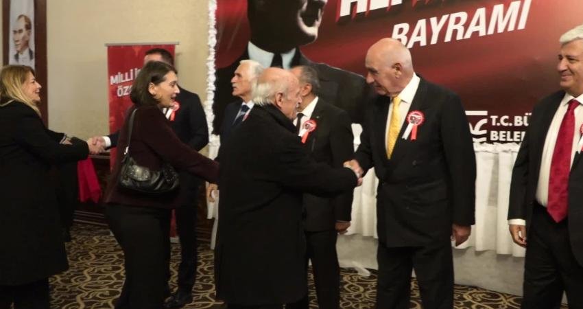 Büyükçekmece’de Cumhuriyet’in 102’nci yılı geleneksel “Cumhuriyet Balosu” ile büyük bir