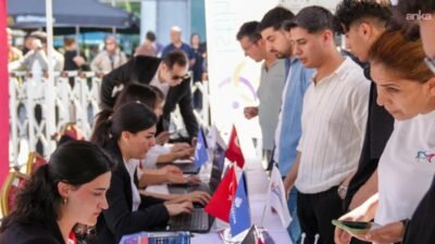 İstanbul Büyükşehir Belediyesi (İBB) Bölgesel İstihdam Ofisi'nin kent genelinde düzenlediği