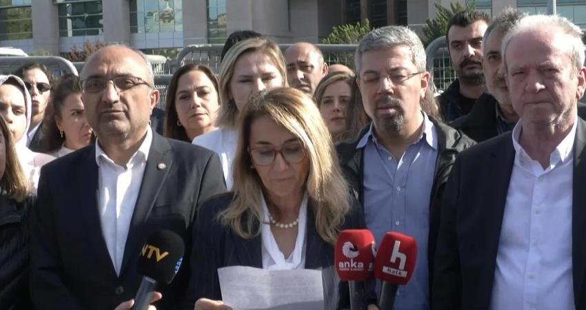 İstanbul Barosu yöneticileri ve avukatları, CHPnin Cumhurbaşkanı adayı Ekrem İmamoğlu'nun