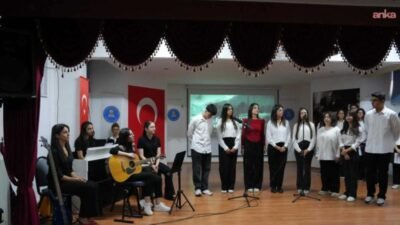 İstanbul’un düşman işgalinden kurtuluşunun 102'nci yılı dolayısıyla, Kartal Semiha Şakir