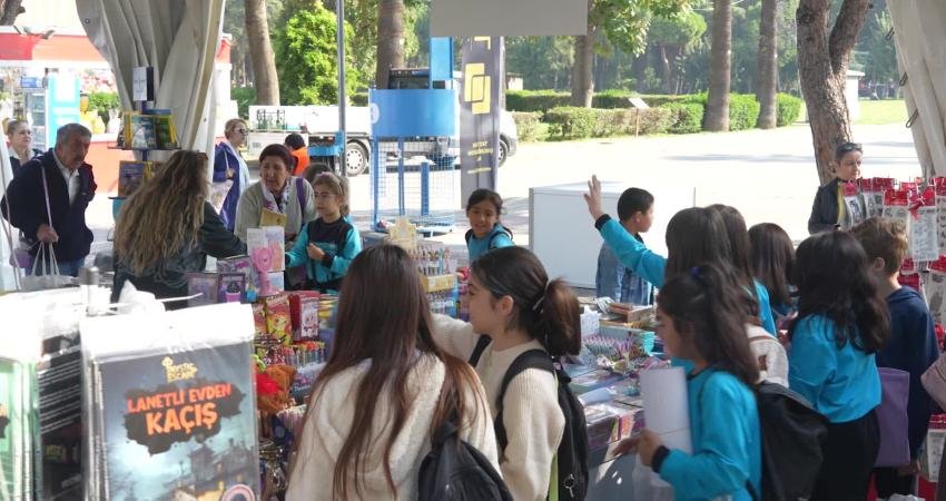 İzmir Büyükşehir Belediyesi’nin ev sahipliğinde, İZFAŞ ve TACT Fuarcılık iş