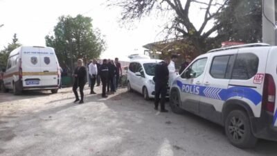 Bayraklı Belediye Başkanı İrfan Önal, ilçede iki katlı bir binanın