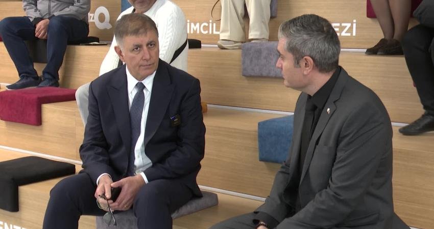 İzmir Büyükşehir Belediye Başkanı Tugay: “İklim krizi ile mücadeleye herkes destek vermeli” İzmir Büyükşehir Belediye Başkanı Cemil Tugay ile Avrupa Komisyonu Çevre