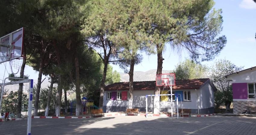 İzmir Büyükşehir Belediyesi’nin “Okul Aile Birliklerine Destek Projesi” velileri memnun etti İzmir Büyükşehir Belediyesi’nin okulların ihtiyaçlarının giderilmesine yönelik Okul Aile Birliklerine Destek