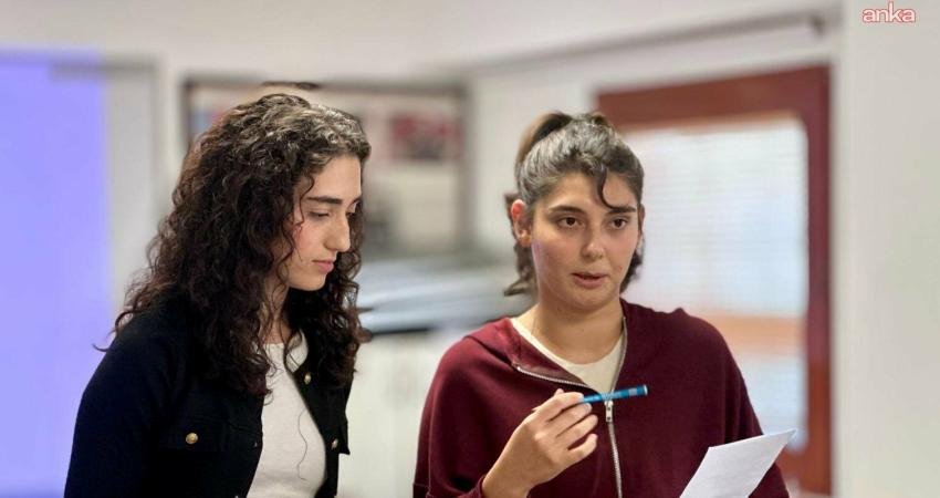 İzmir Büyükşehir’in gençlere yönelik keşif atölyeleri sürüyor İzmir Büyükşehir Belediyesi, gençlerin iyi olma hâlini ve ruh sağlığını