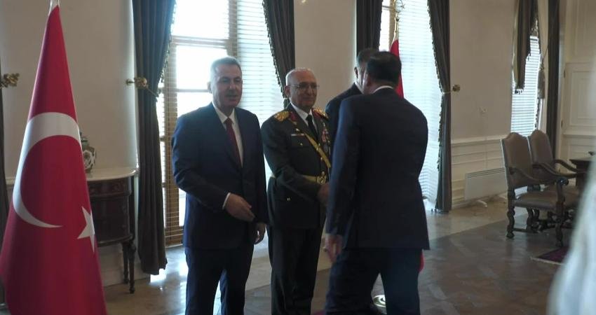 Cumhuriyet’in 102’nci yılı, İzmir’de düzenlenen törenlerle büyük bir coşkuyla kutlandı.