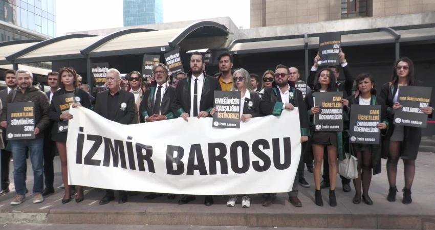 İzmir’de genç avukatlardan “CMK ücret tarifesi” çağrısı: Vergisel kesintilerden muaf tutulmalı İzmir Genç Avukatlar Meclisleri, CMK görevlendirmelerindeki ücret tarifesinin, Avukatlık Asgari