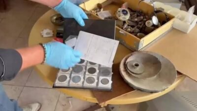 İzmir’de, Osmanlı dönemine ait sikkelerin de arasında bulunduğu binlerce tarihi