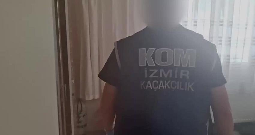 İzmir’de kaçakçılık operasyonu: 5 şüpheli tutuklandı İzmir Emniyet Müdürlüğü Kaçakçılık Suçlarıyla Mücadele Şube Müdürlüğü ekiplerinin 22-28