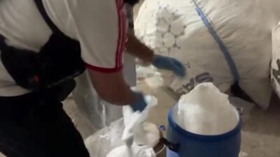 İzmir polisi, kent tarihinin en büyük sentetik ecza operasyonuna imza