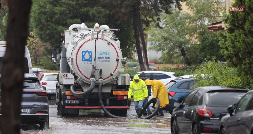 İzmir Büyükşehir Belediyesi İZSU Genel Müdürlüğü ekipleri sabah erken saatlerden