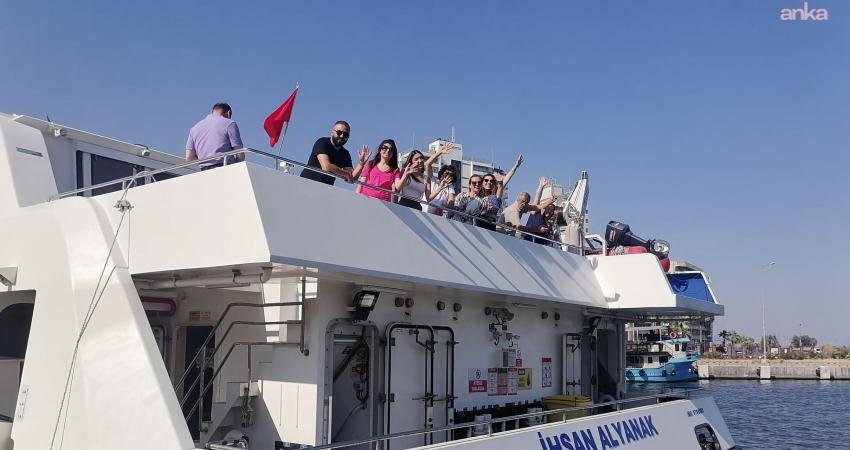 İzmir Büyükşehir Belediyesi’nin deniz ulaşımından sorumlu şirketi (İZDENİZ), yolcularla yapılan