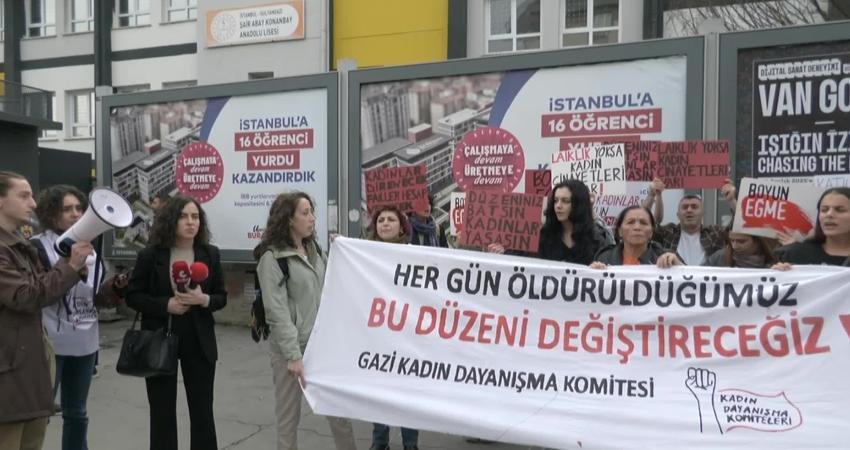 Kadın Dayanışma Derneği üyeleri, uzaklaştırma kararına rağmen boşanma aşamasında olduğu