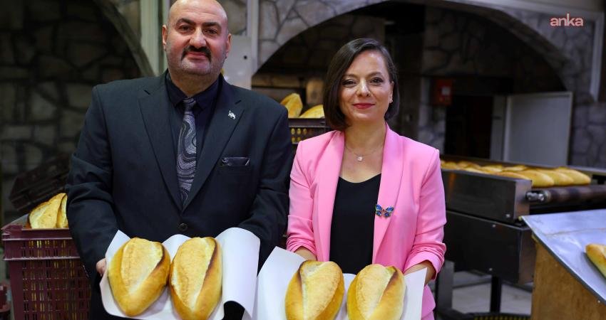 Karabağlar‘da “Askıda Ekmek Var” projesi başladı Karabağlar Belediyesi, İzmir Fırıncılar Esnaf Odası işbirliği ve ilçedeki odaya