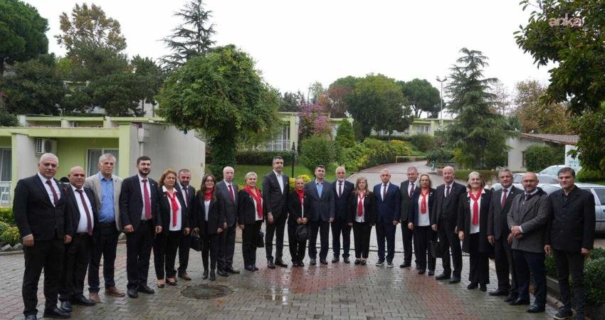Kartal’da görev yapan muhtarlar, 19 Ekim Muhtarlar Günü dolayısıyla Atatürk