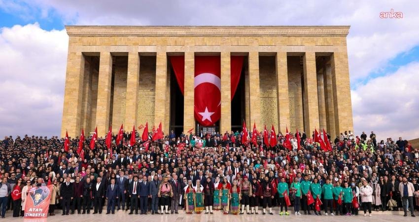 Ankara’nın Başkent oluşunun 102'nci yılı, Keçiören Belediyesi tarafından Ulu Önder