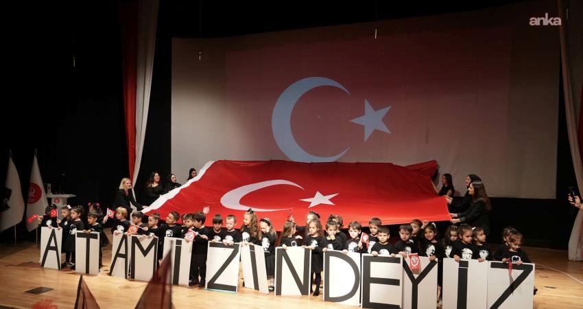 Keçiören’de 29 Ekim, Cumhuriyet Balosu ile kutlandı Keçiören Belediyesi, Cumhuriyet Bayramı dolayısıyla ilçede çeşitli etkinlikler düzenledi. Belediye Başkanı