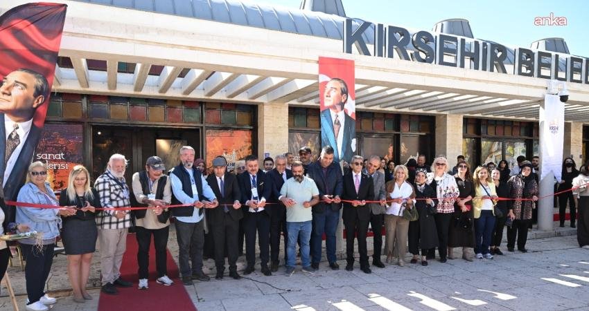 Bugün açılışı yapılan Kırşehir Belediyesi Sanat Galerisi, 10 Ekim'e kadar