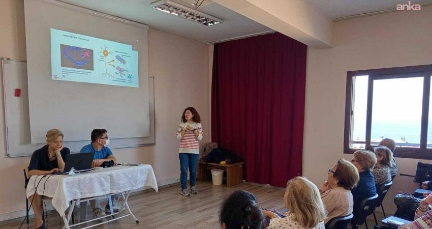 Konak Belediyesi İleri Yaş Merkezi’nde seminerler devam ediyor Konak Belediyesi’nin İleri Yaş Sağlıklı Yaşam Merkezi’nde düzenli olarak gerçekleştirilen