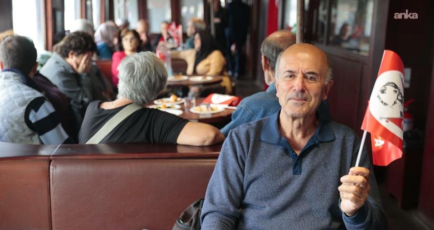 Konak Belediyesi'nin Cumhuriyet Bayramı kutlamaları kapsamında gaziler ve şehit yakınları